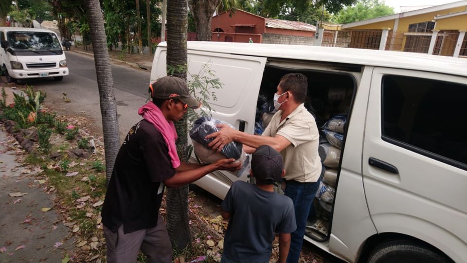 1,000 bags of food delivered thanks to the solidarity of Cargill Honduras