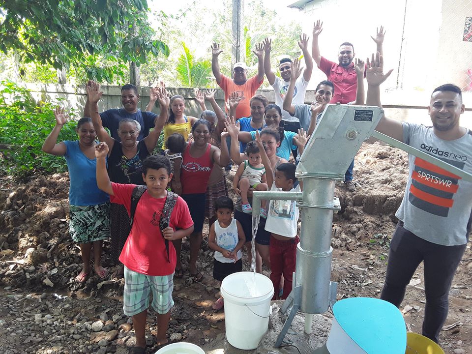 Water well construction in Elixir Community in Saba, Colón