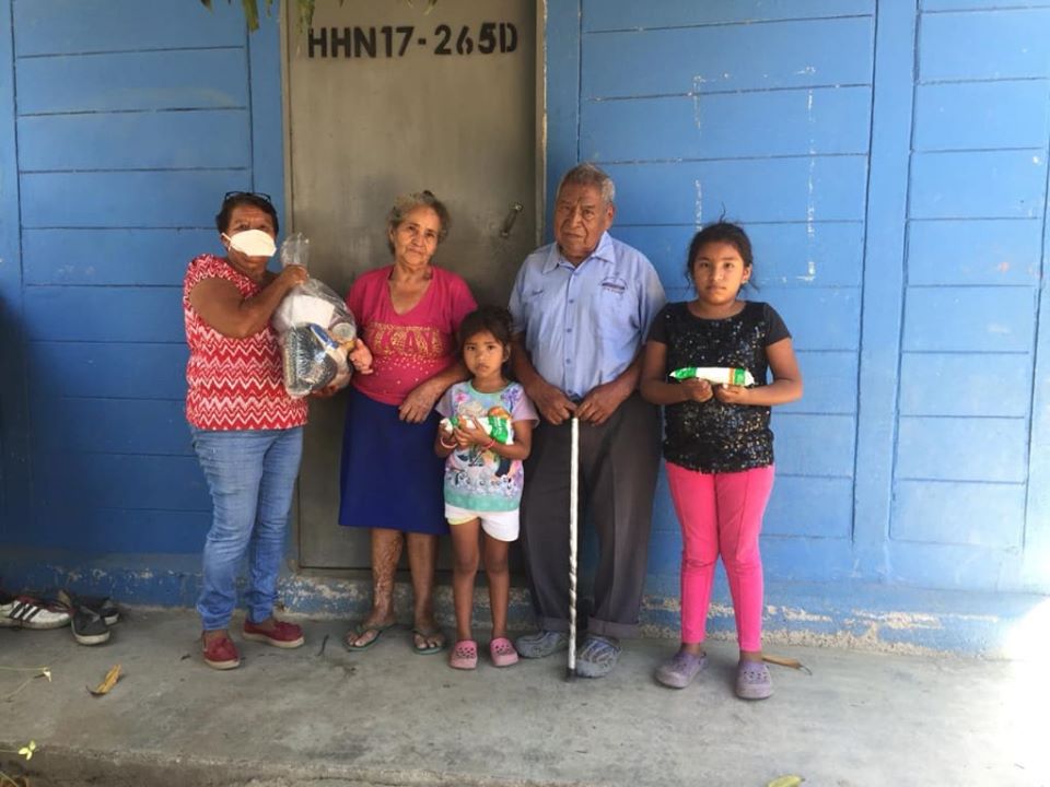 Food bag delivery in El Roble Community in Macuelizo, Santa Bárbara