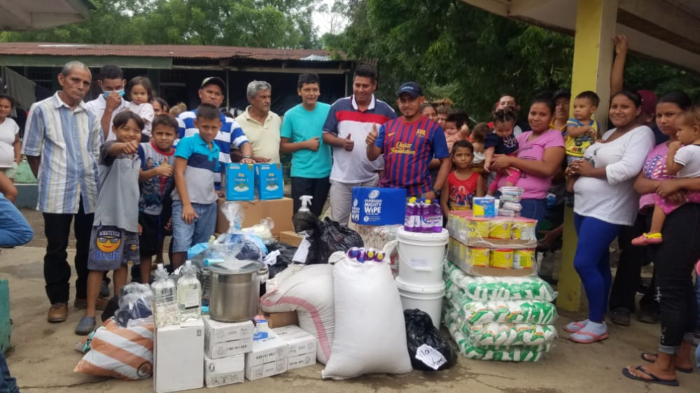 Entrega de donaciones en Albergues Azulejos, San Pedro Sula y Escuela Jaime O Leary, El Progreso