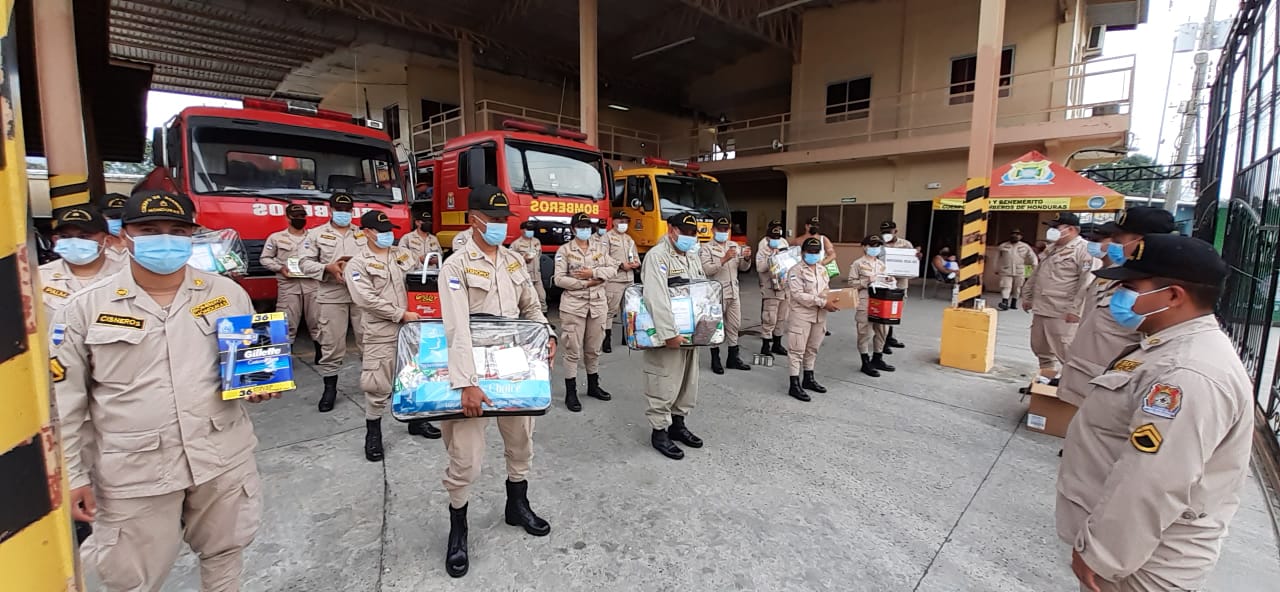 Donacion de bombas achicadoras, literas y mas a cuerpo de Bomberos de Choloma, Cortés